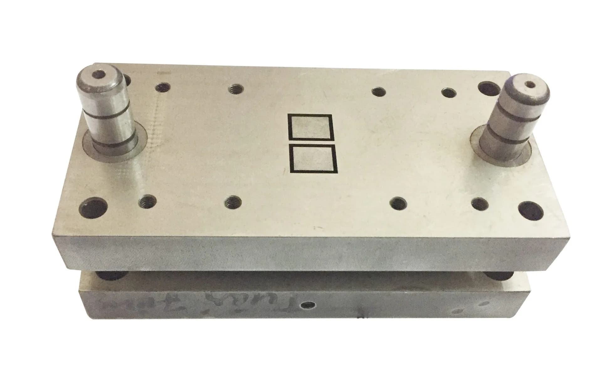 Gia công khuôn mẫu